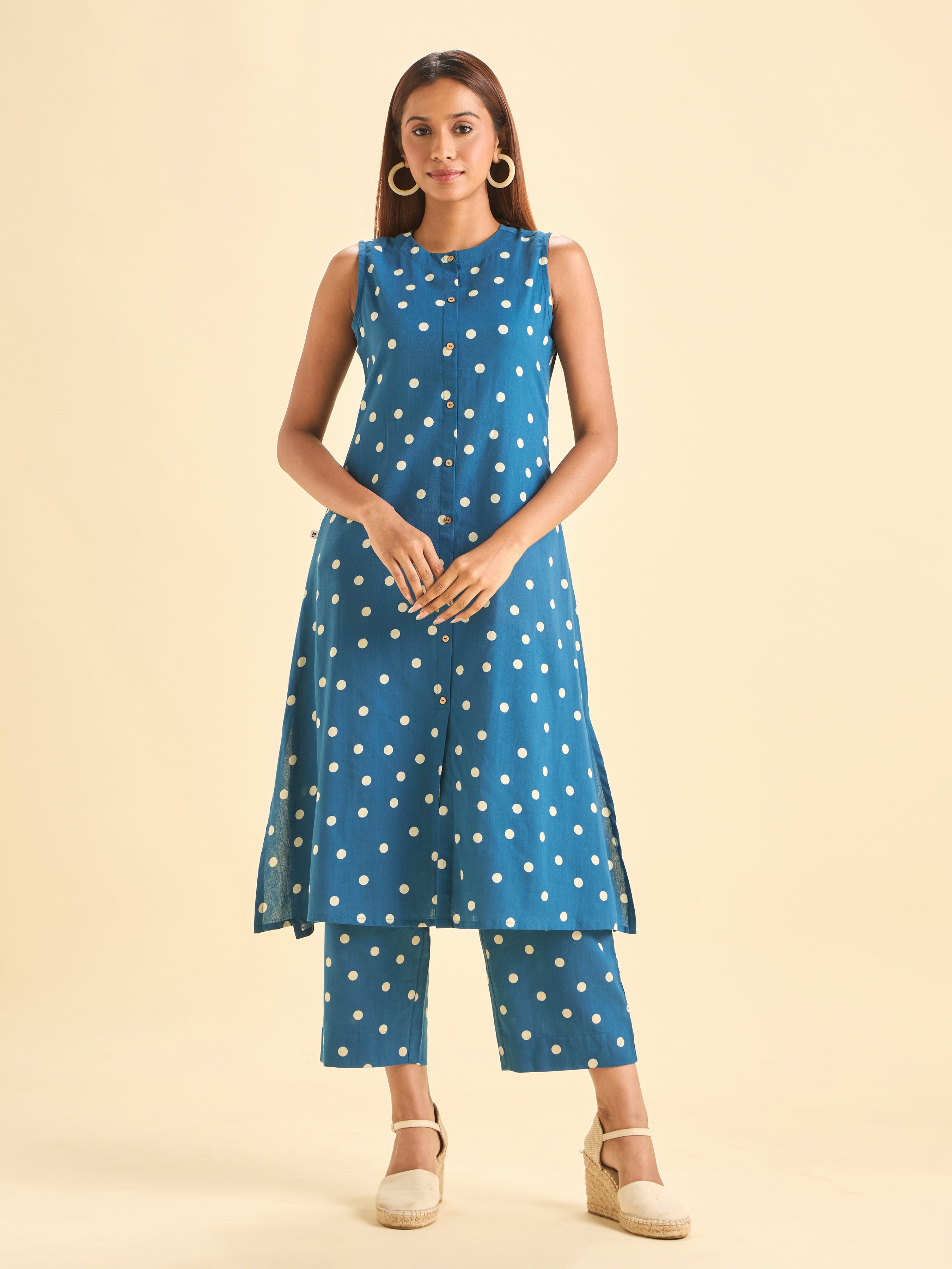 Classic Blue Ivory Cotton Flax Printed Flared Sleeveless Kurti Set With Centre Cut