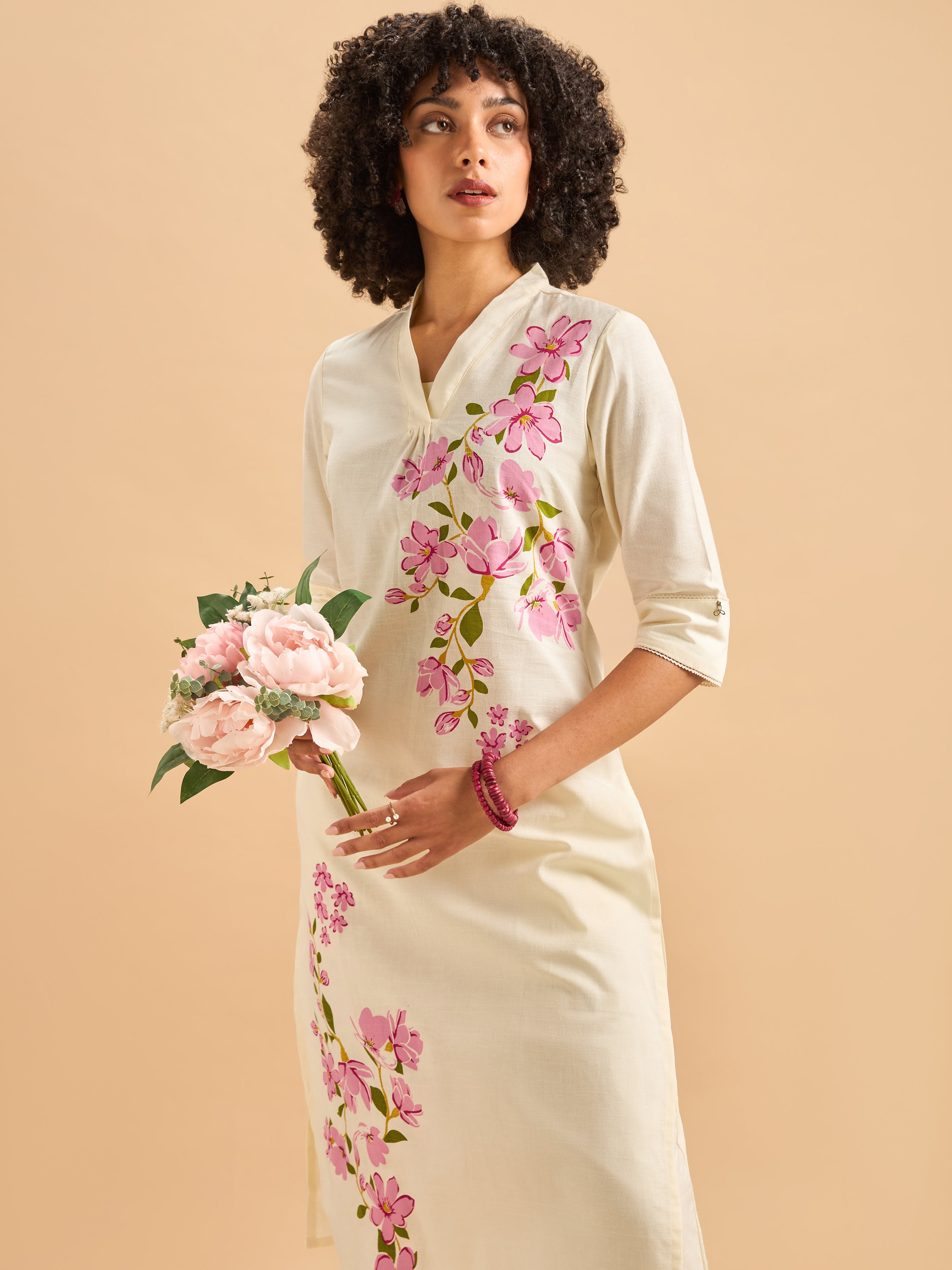 Ivory Cotton Flax Slub Kurti Set With Placement Print