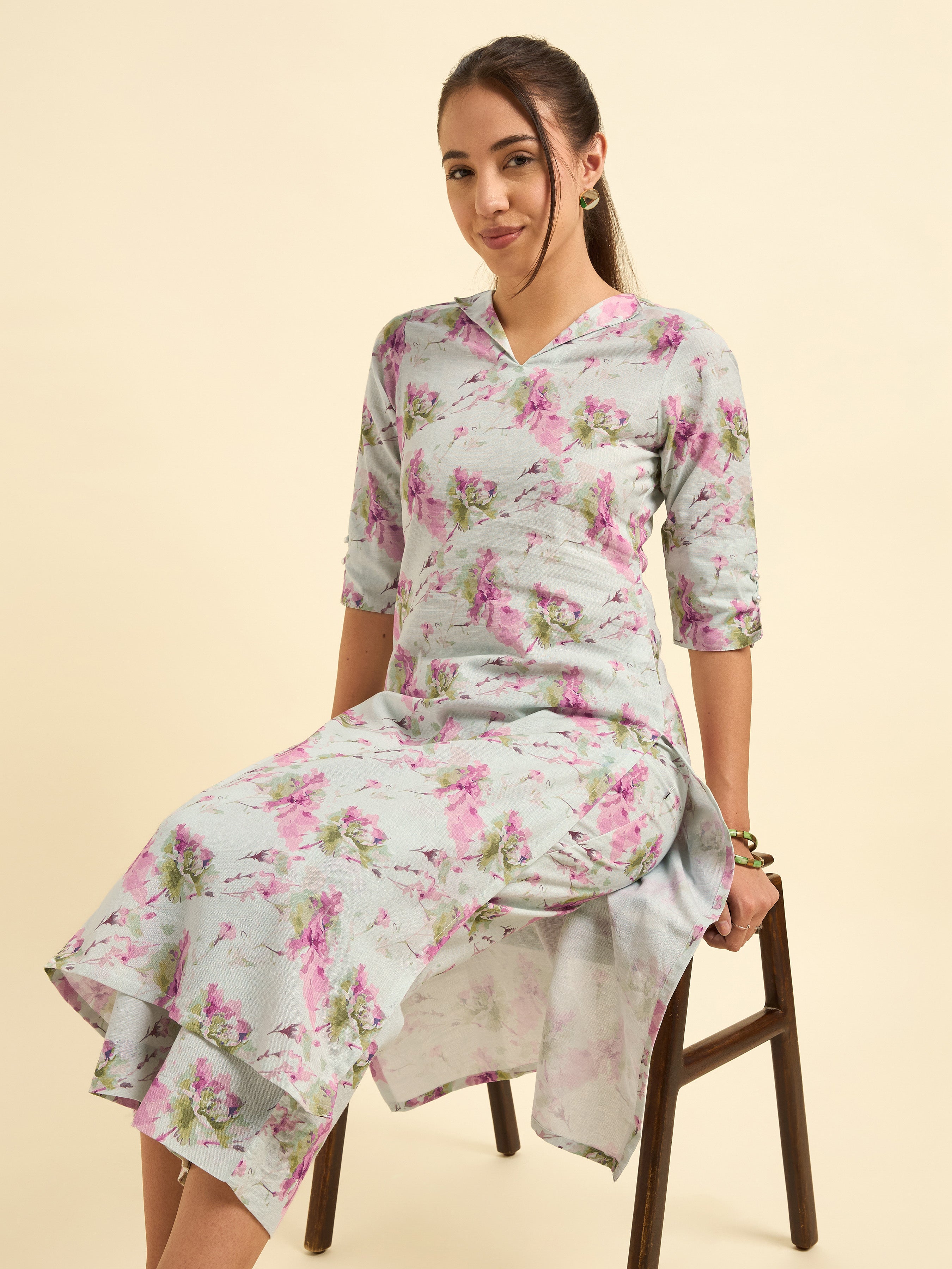 Ivory And Blue Cotton Flax Printed Kurti With Bottom