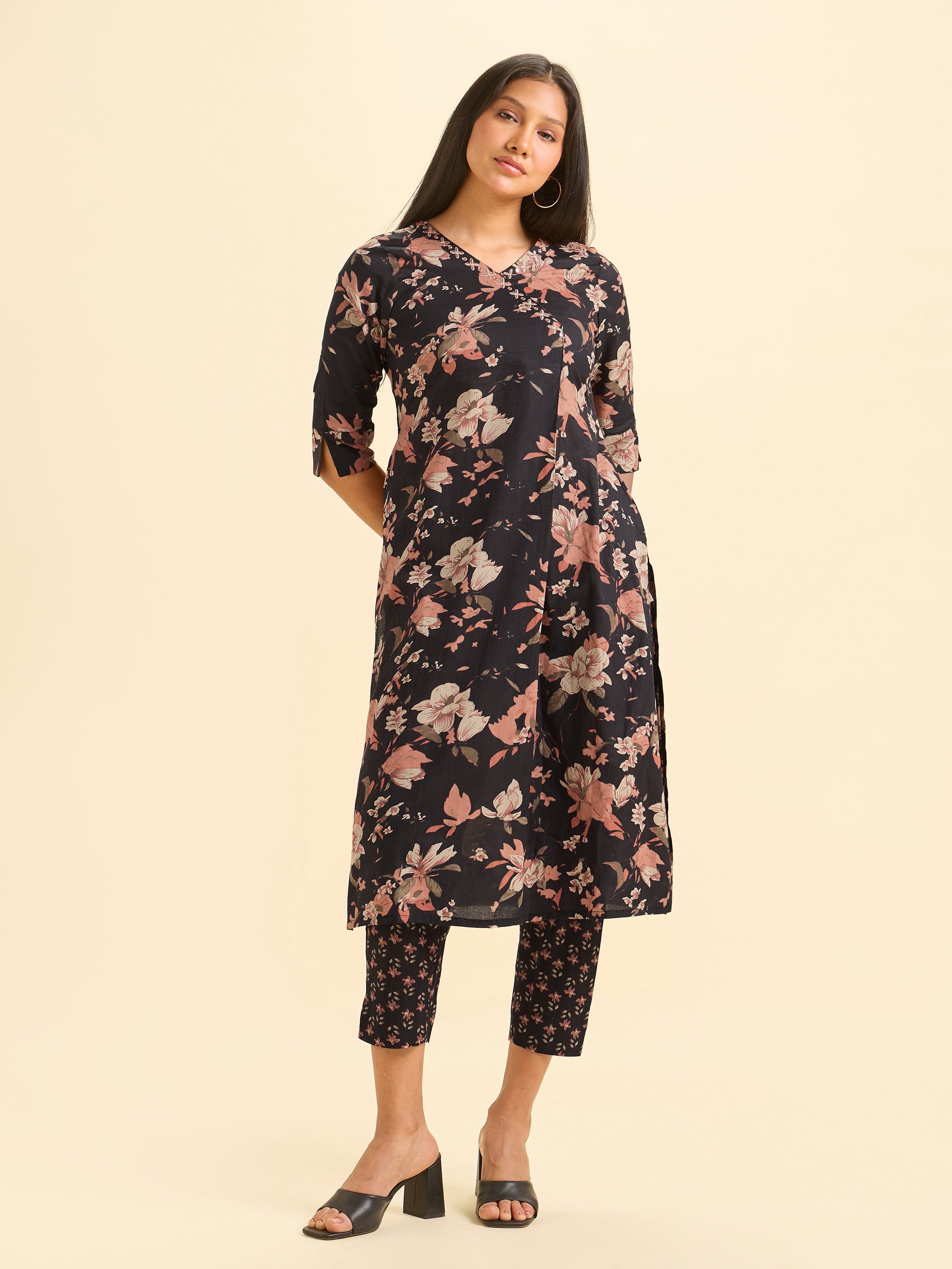 Black And Peach Colour Pure Cotton Printed Slited Kurti Set With Knife Pleat And Mirror Work