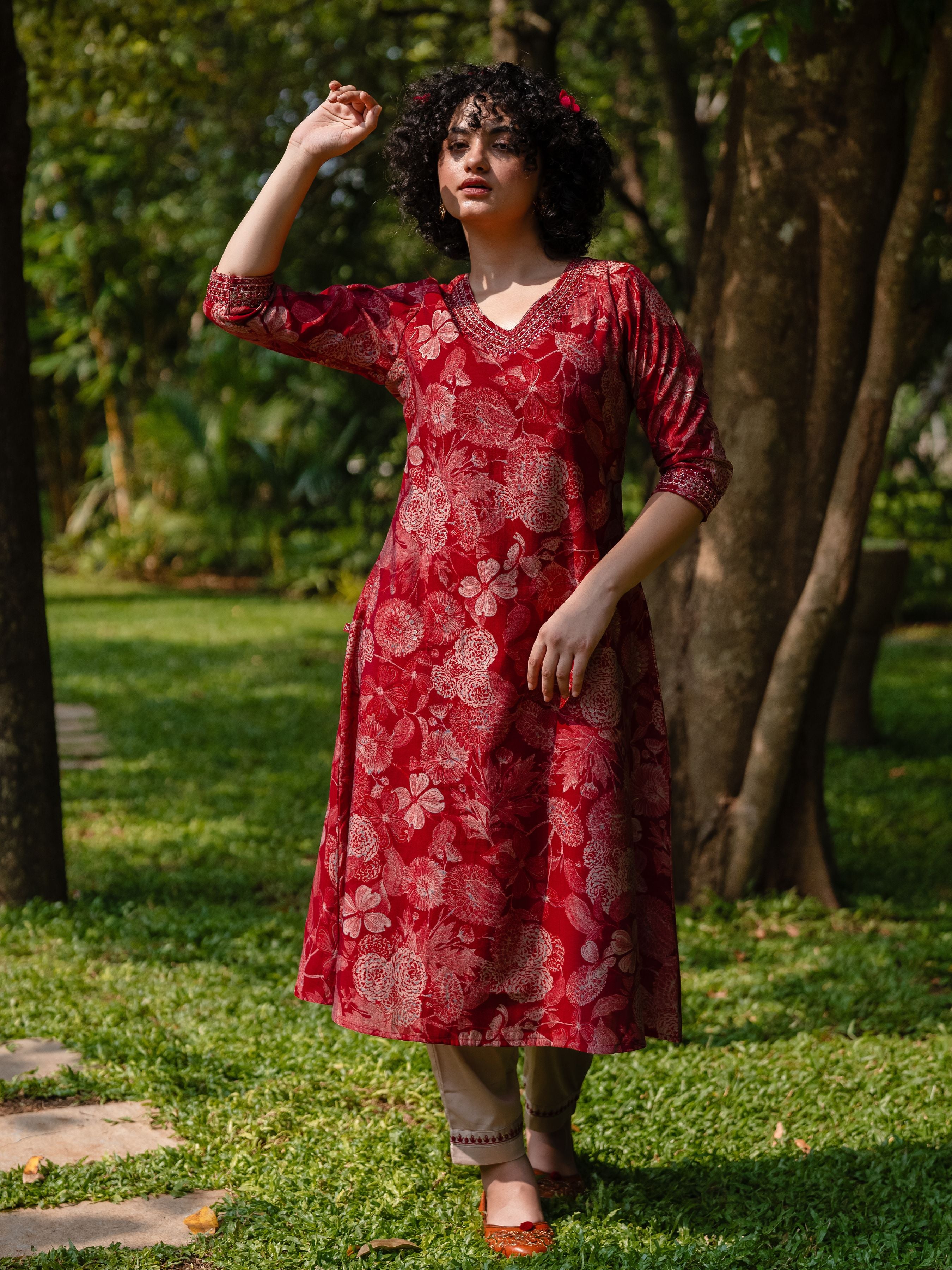 Majenta Modal Chanderi Floral Printed Kurti Set With Hand Work