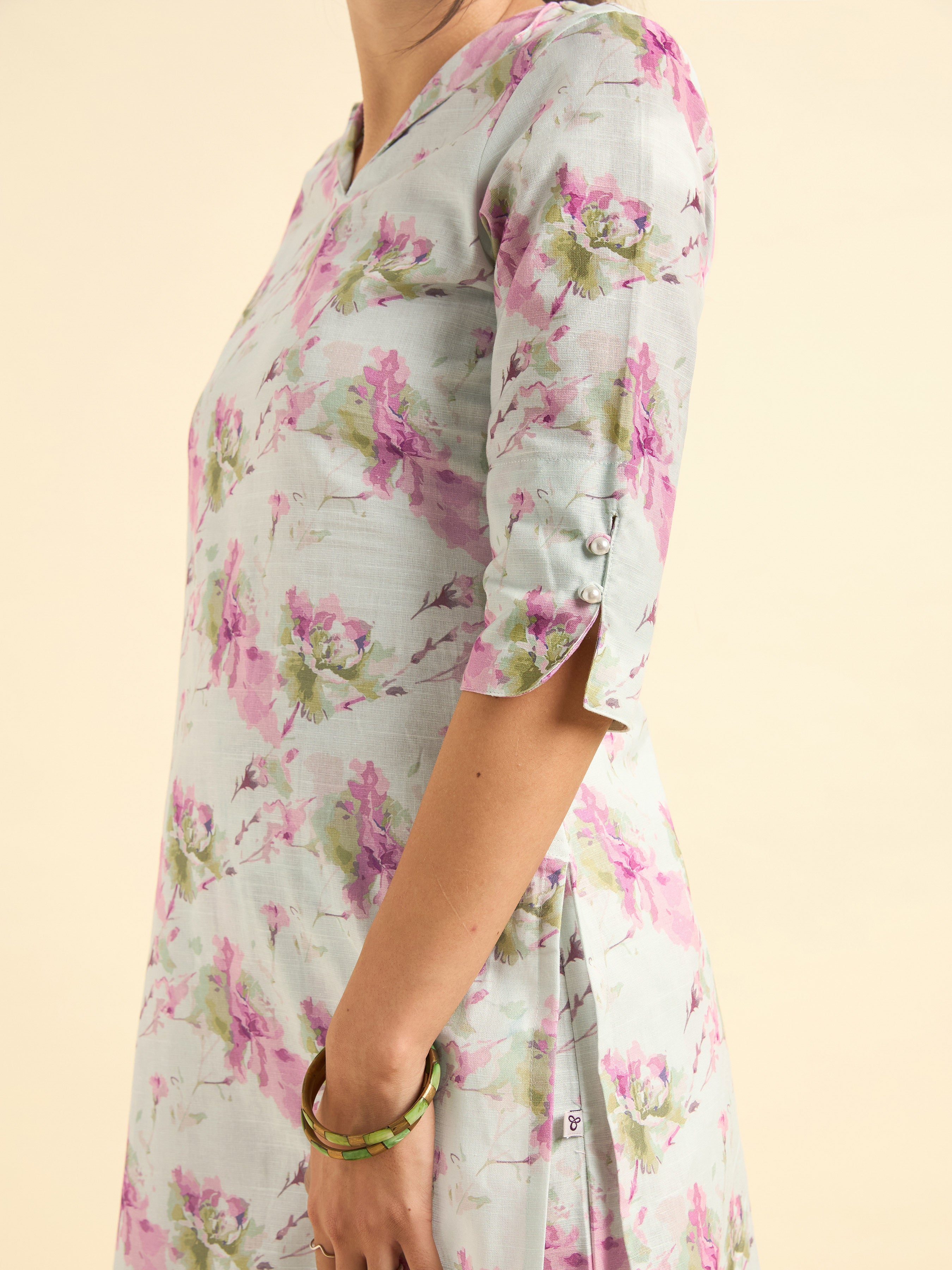 Ivory And Blue Cotton Flax Printed Kurti With Bottom