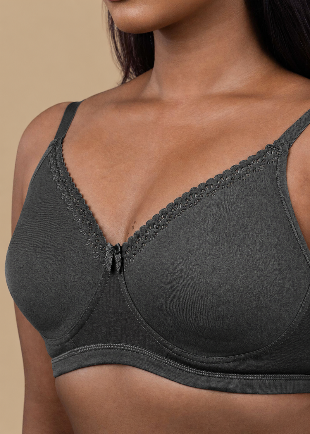 BLOOM-Foam Moulded Flower Neck Bra