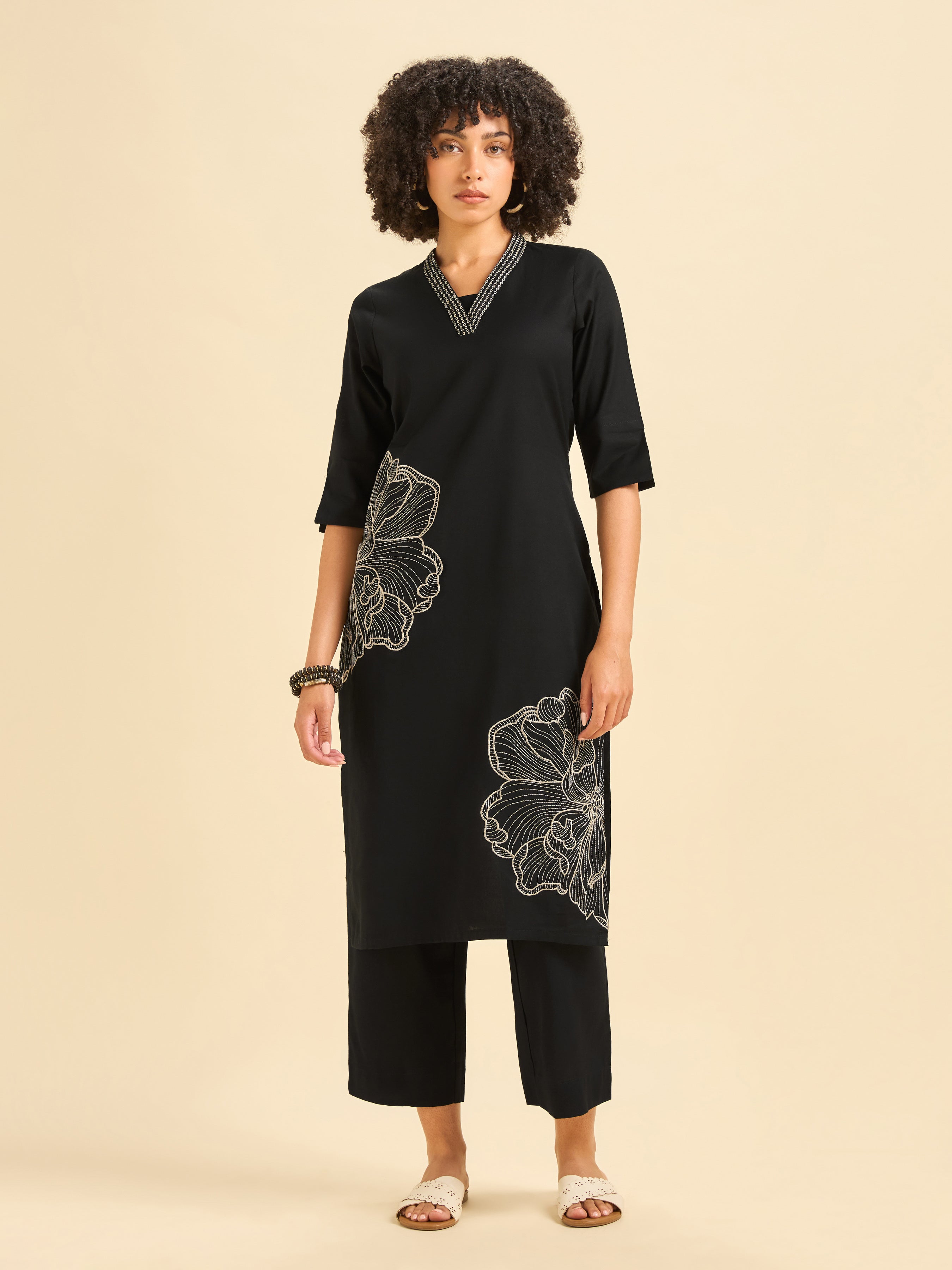 Black Cotton Flax Slit Kurta Set With Embroidery