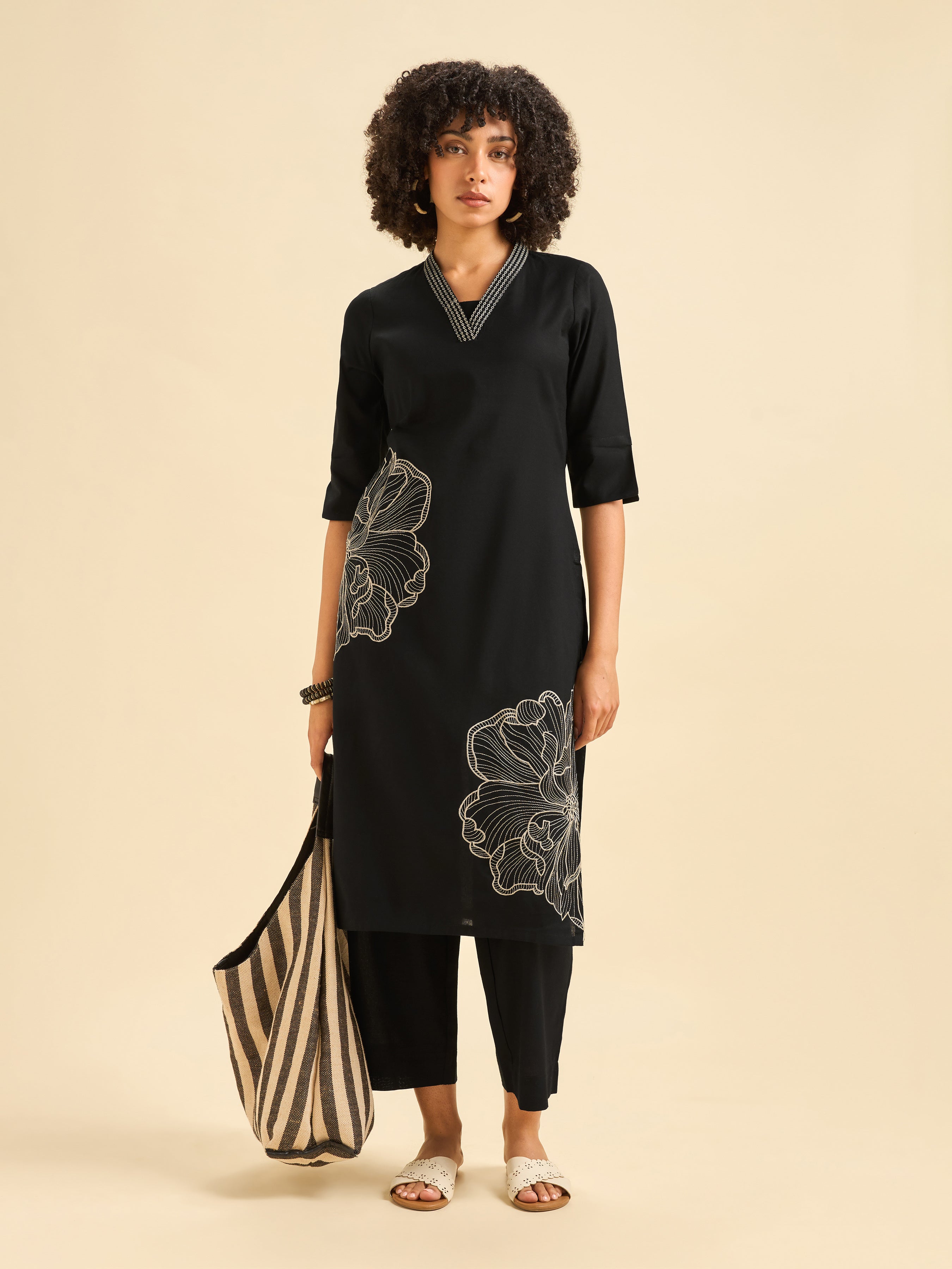 Black Cotton Flax Slit Kurta Set With Embroidery