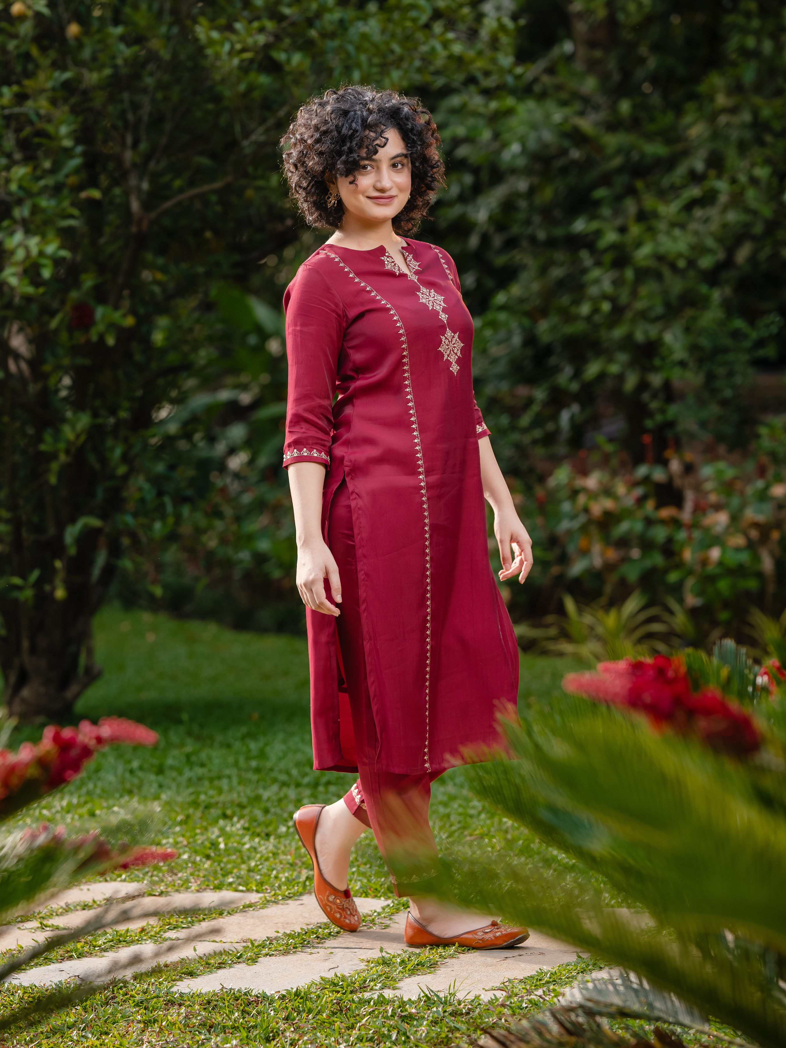 Majenta Viscose Blend Kurti Set & Dupatta With Sequins Embroidery