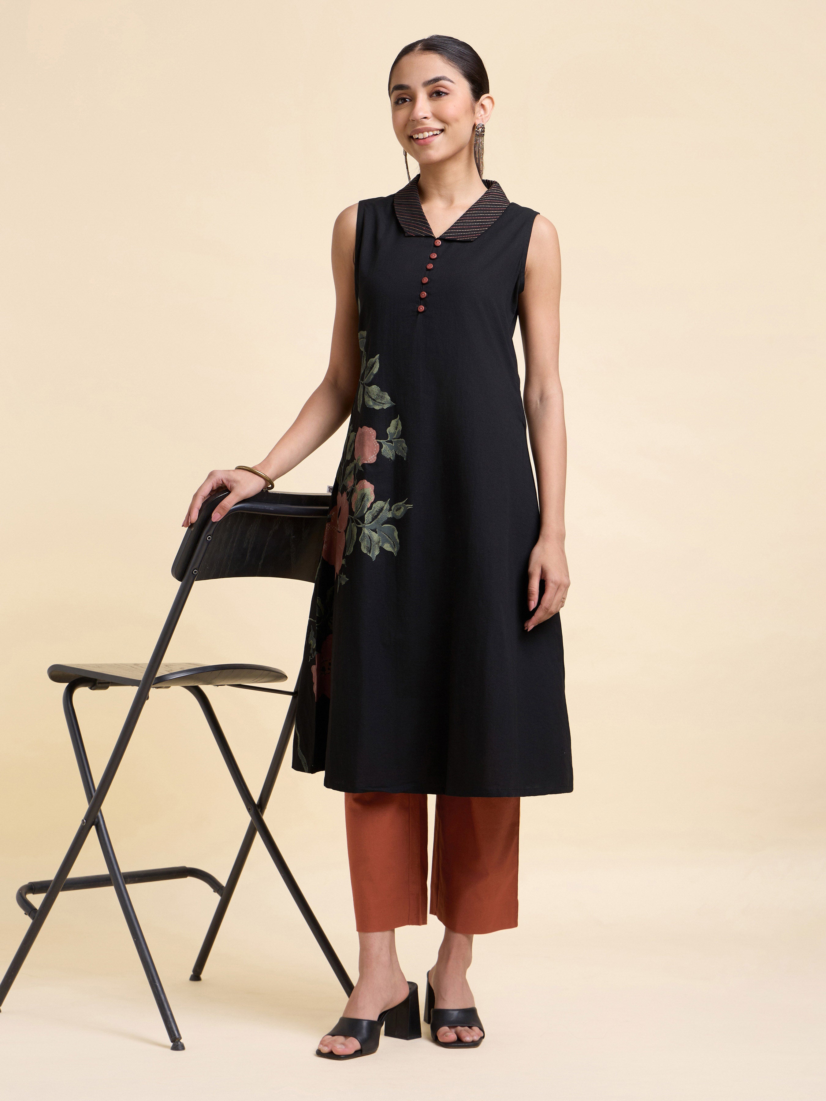 Black Colour Cotton Flax Slub Plain Flared Kurti Set With Placement Print