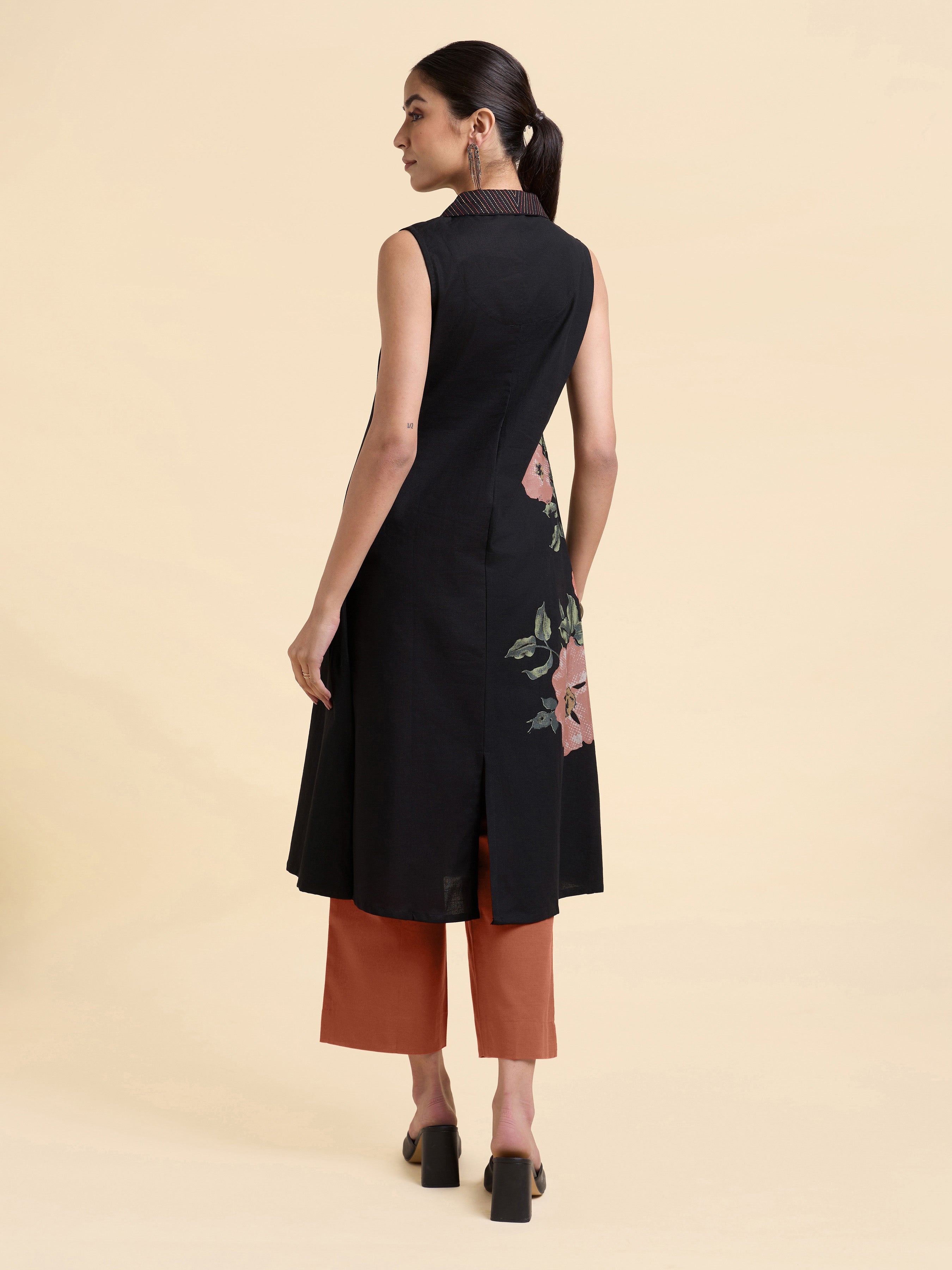 Black Colour Cotton Flax Slub Plain Flared Kurti Set With Placement Print