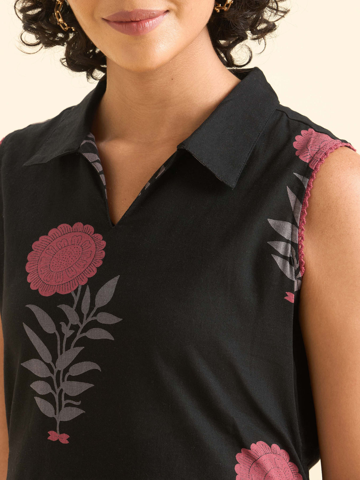 Black Multi Cotton Flax Slitted Kurti With Lace Detailing