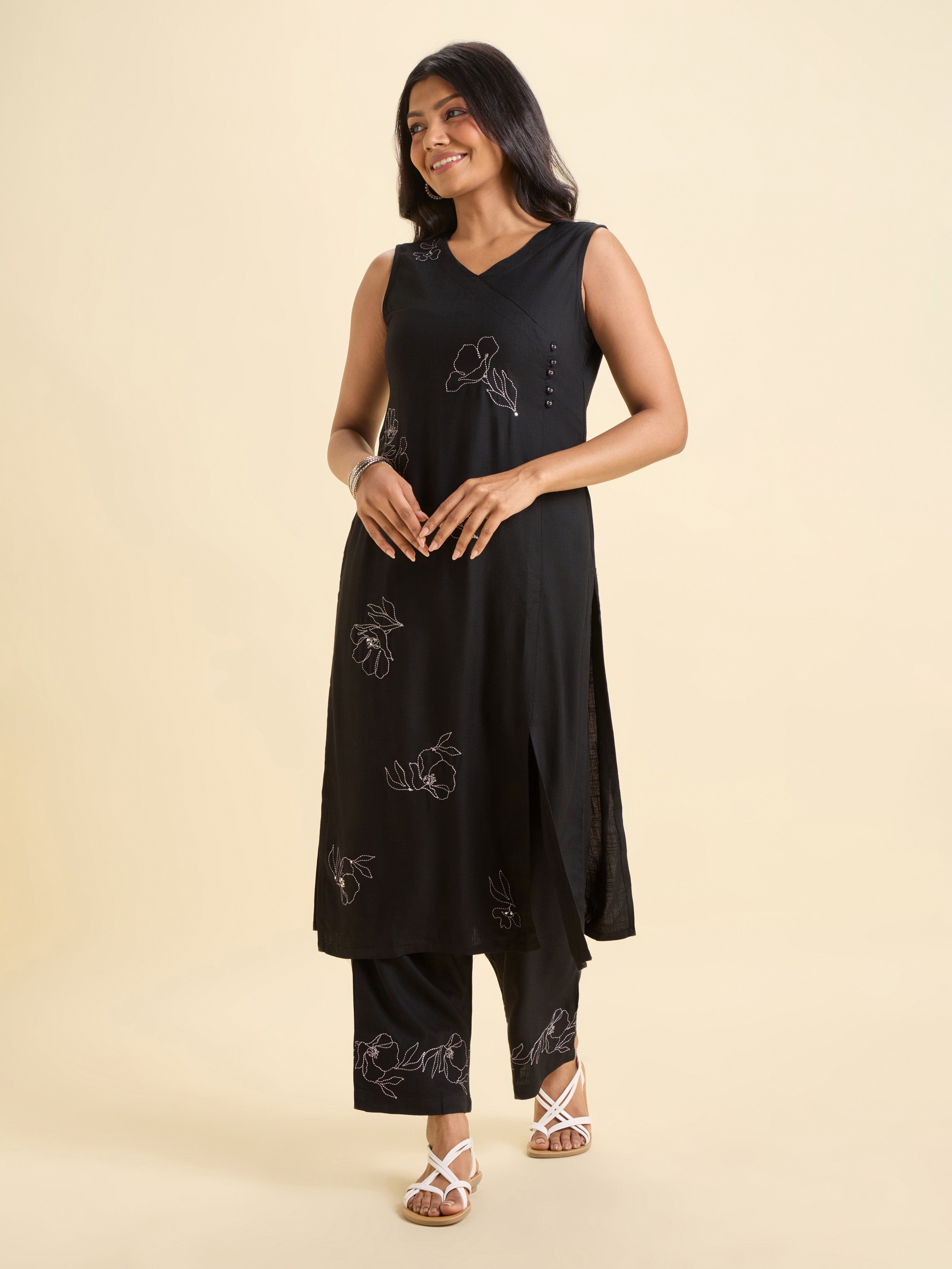Black Viscose Slitted Kurti And Bottom Set With Embroidery