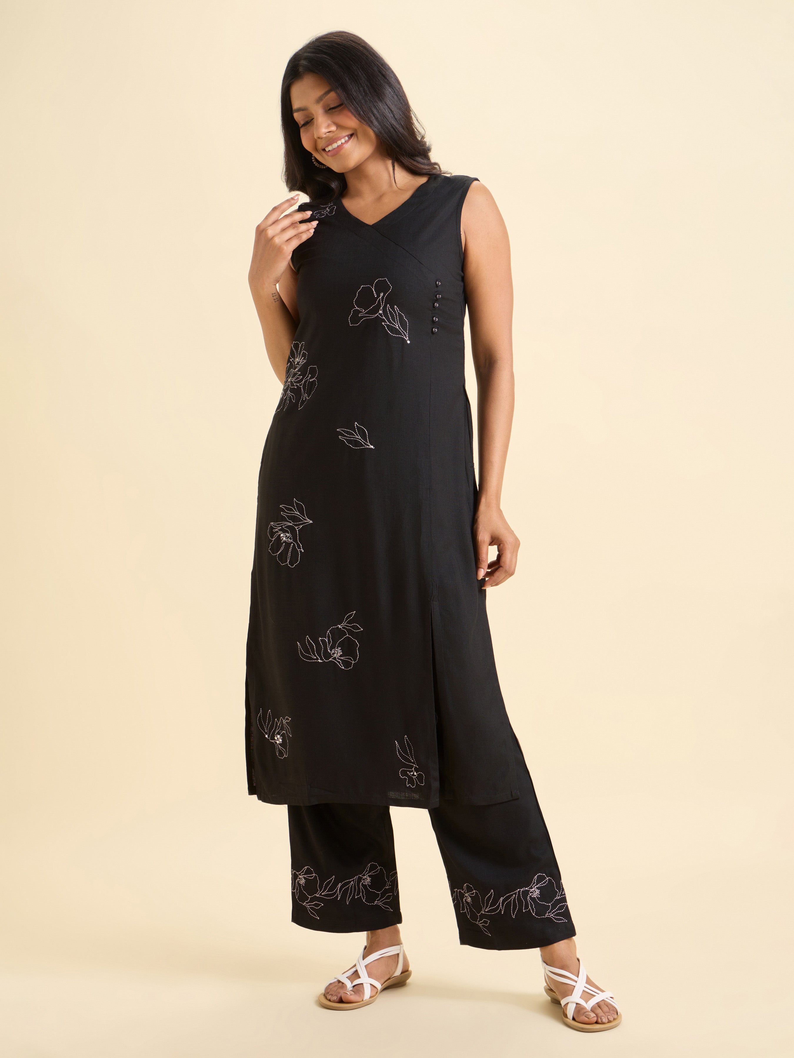 Black Viscose Slitted Kurti And Bottom Set With Embroidery