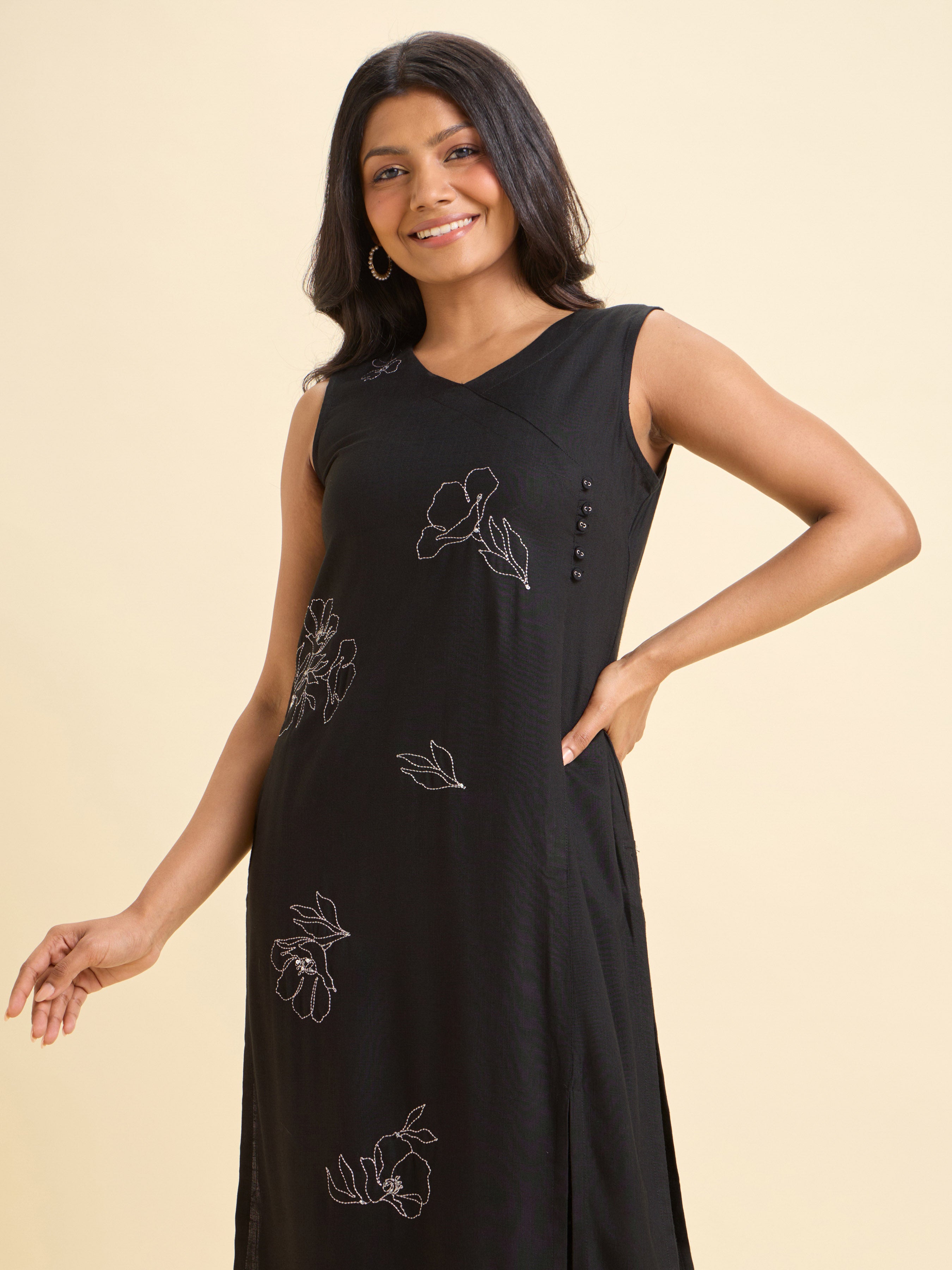 Black Viscose Slitted Kurti And Bottom Set With Embroidery