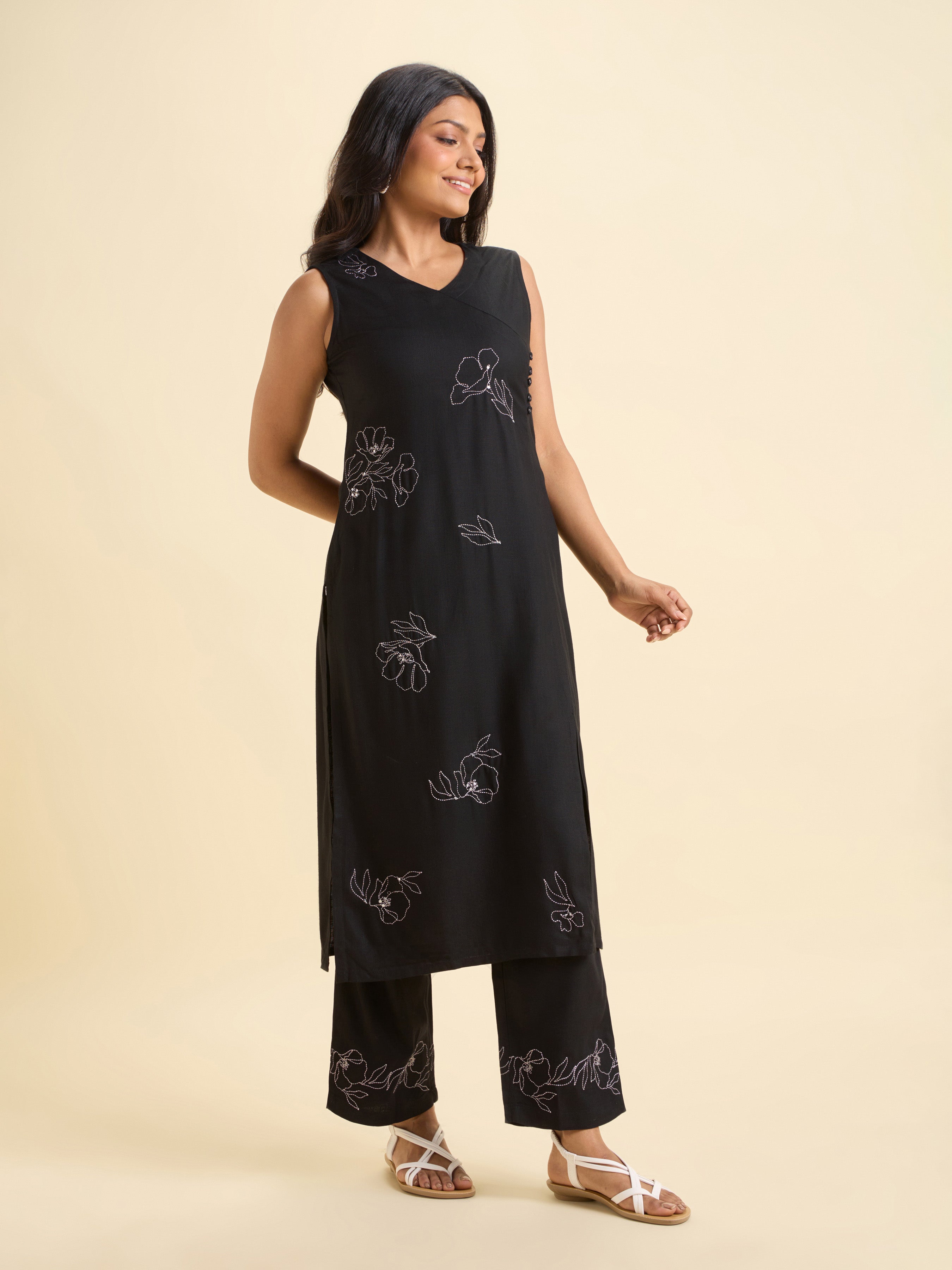 Black Viscose Slitted Kurti And Bottom Set With Embroidery
