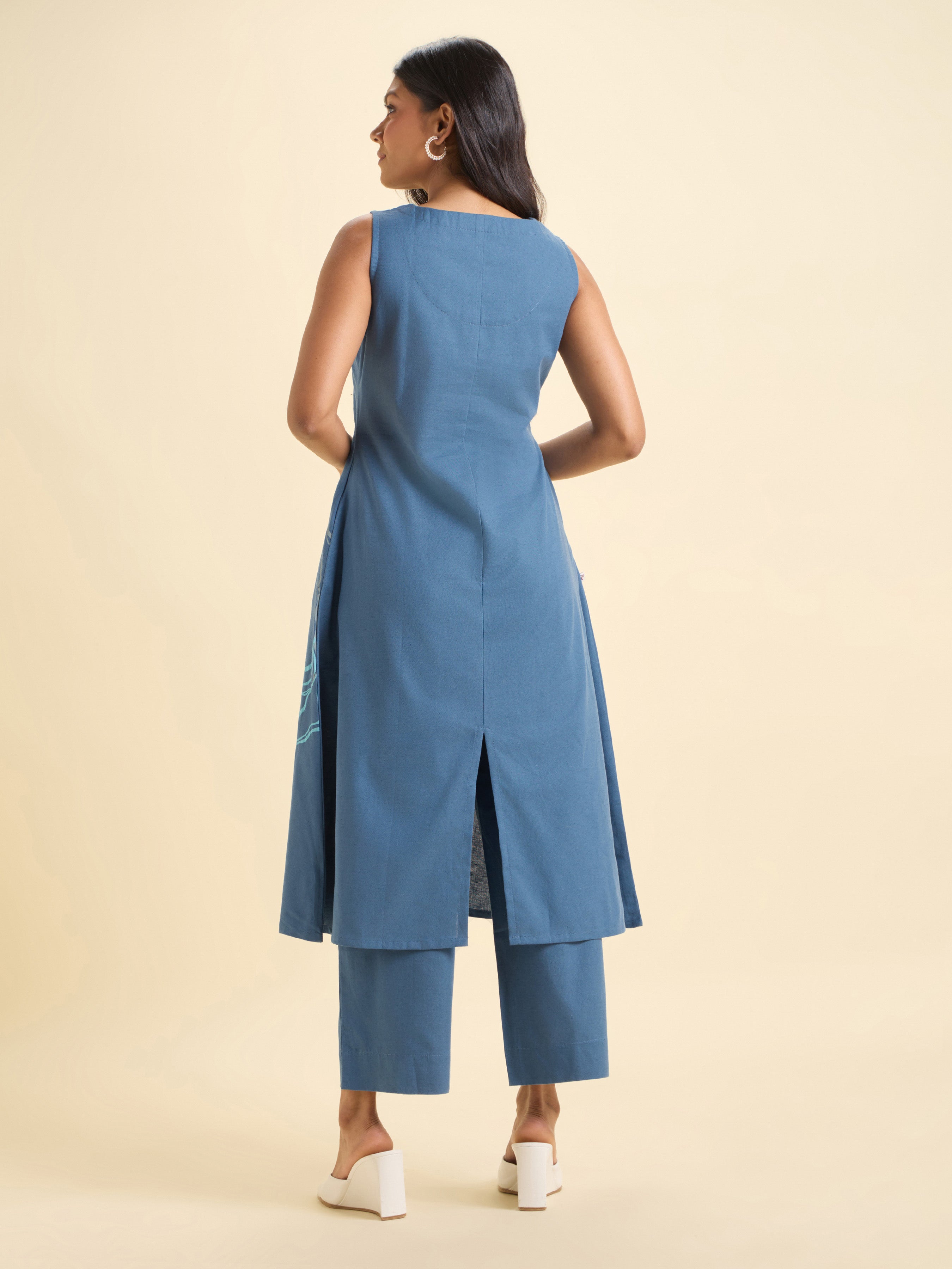 Blue Cotton Flax Kurti Set With Placement Print