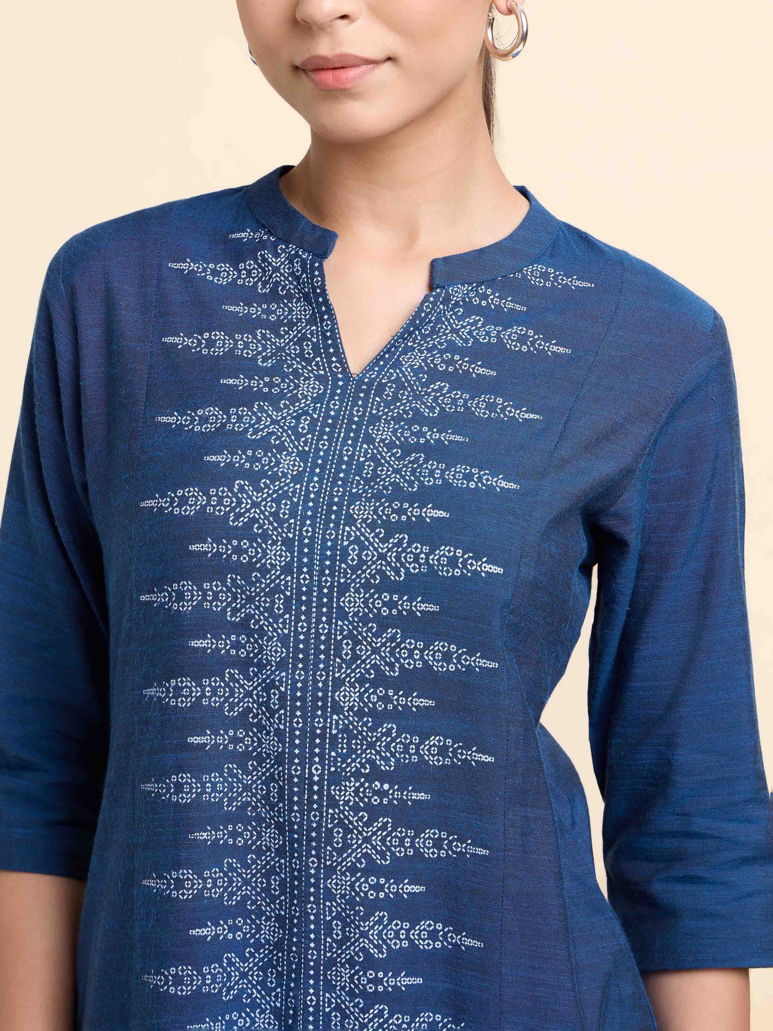 Blue Cotton Viscose Slitted Kurti With Placement Print