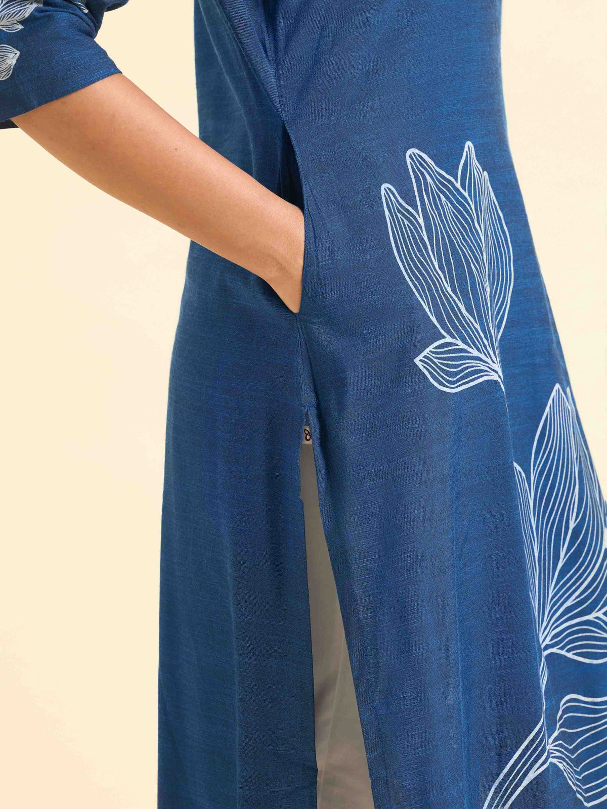Blue Plain Slitted Kurti With Placement Print