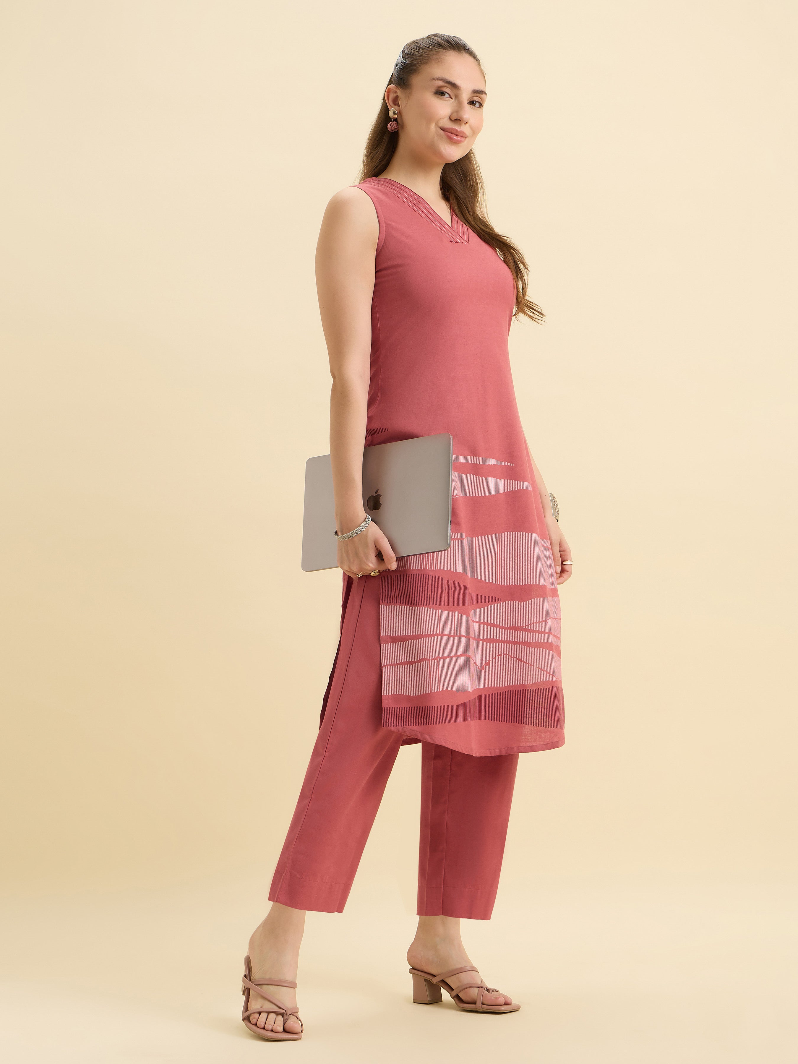 Blush Pink Cotton Flax Slub Placement Print Slited Sleeveless Kurti With Bottom And Embroidery