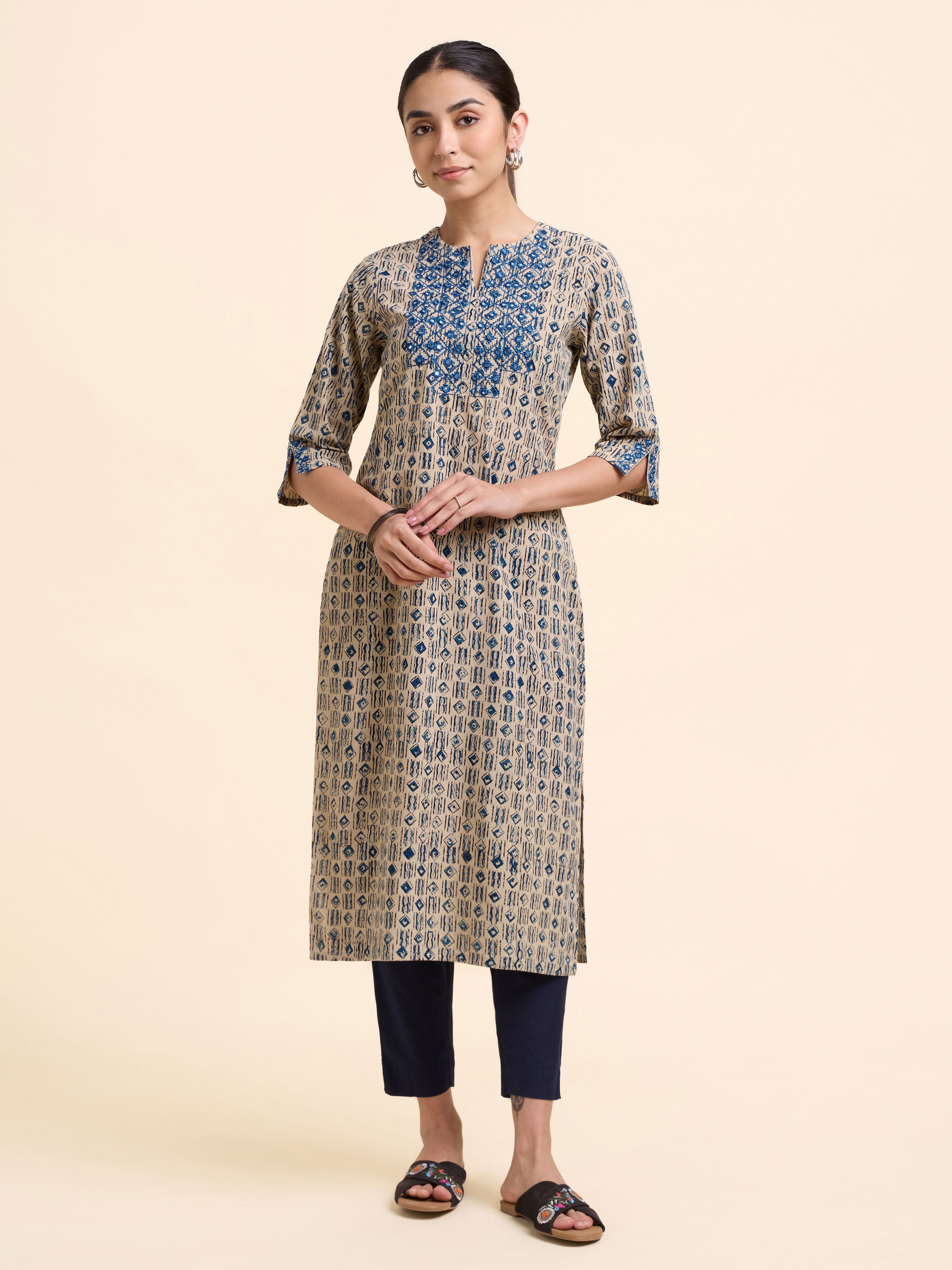 Ivory & Blue Colored Cotton Printed Slitted Kurti With Embroidery Mirror Work