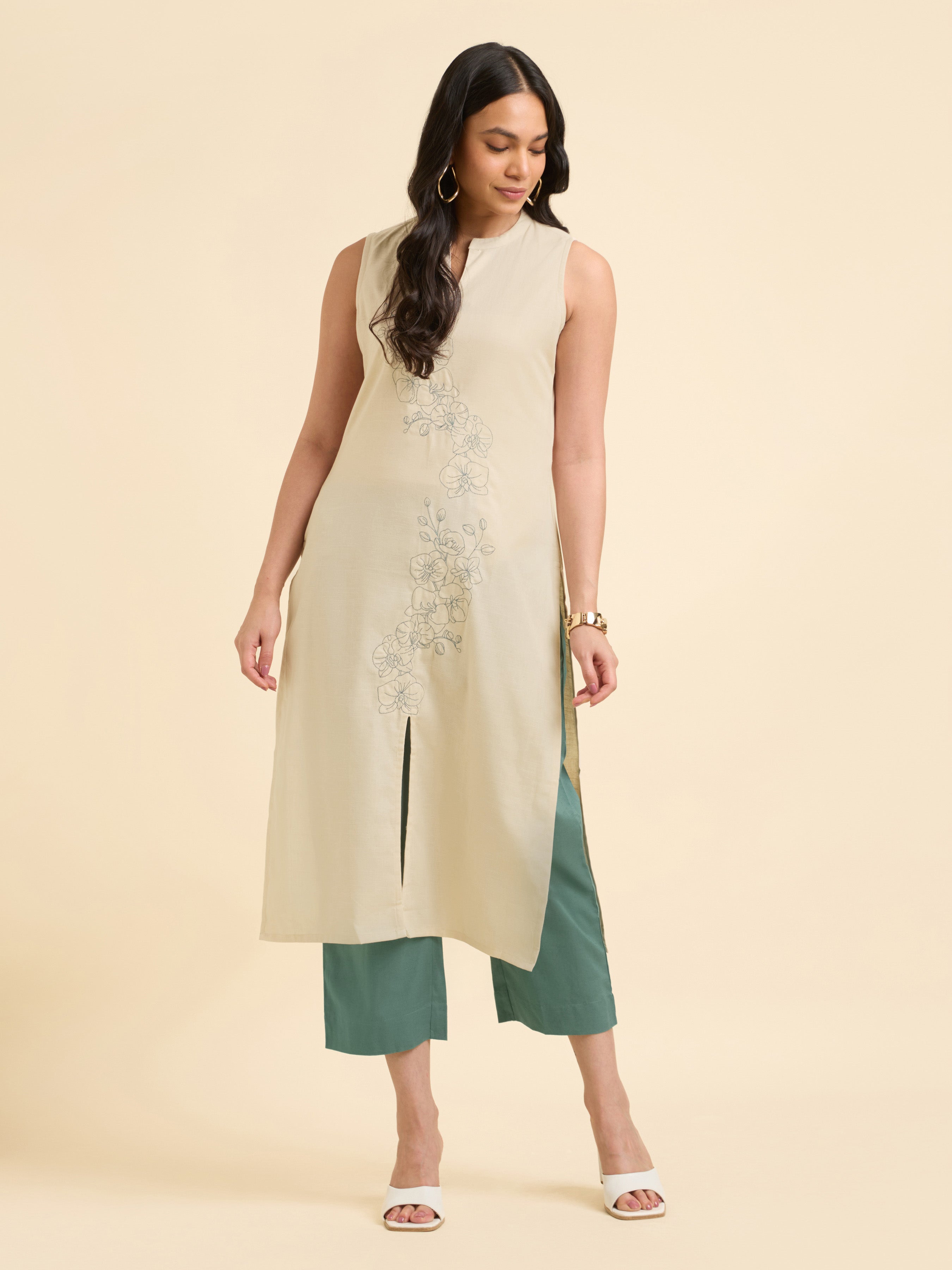 Ivory Cotton Flax Slub Plain Slit Kurti Set With Embroidery