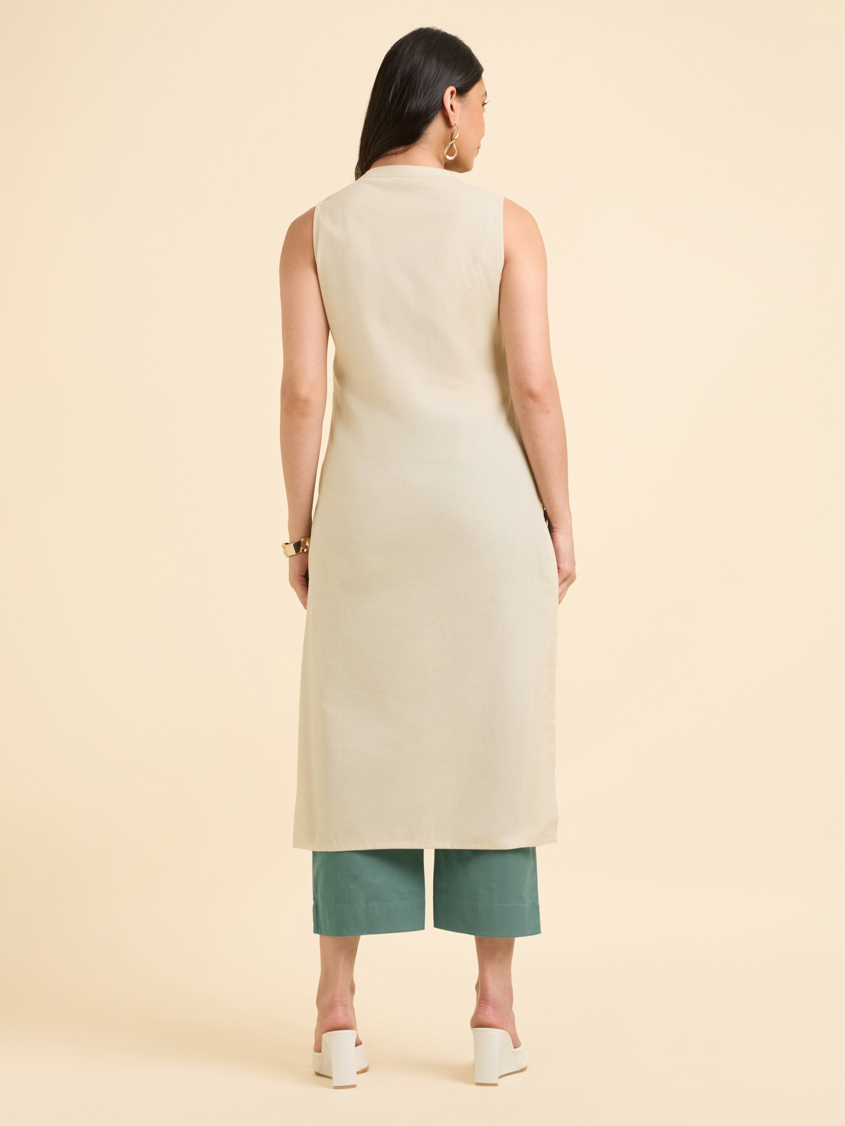 Ivory Cotton Flax Slub Plain Slit Kurti Set With Embroidery