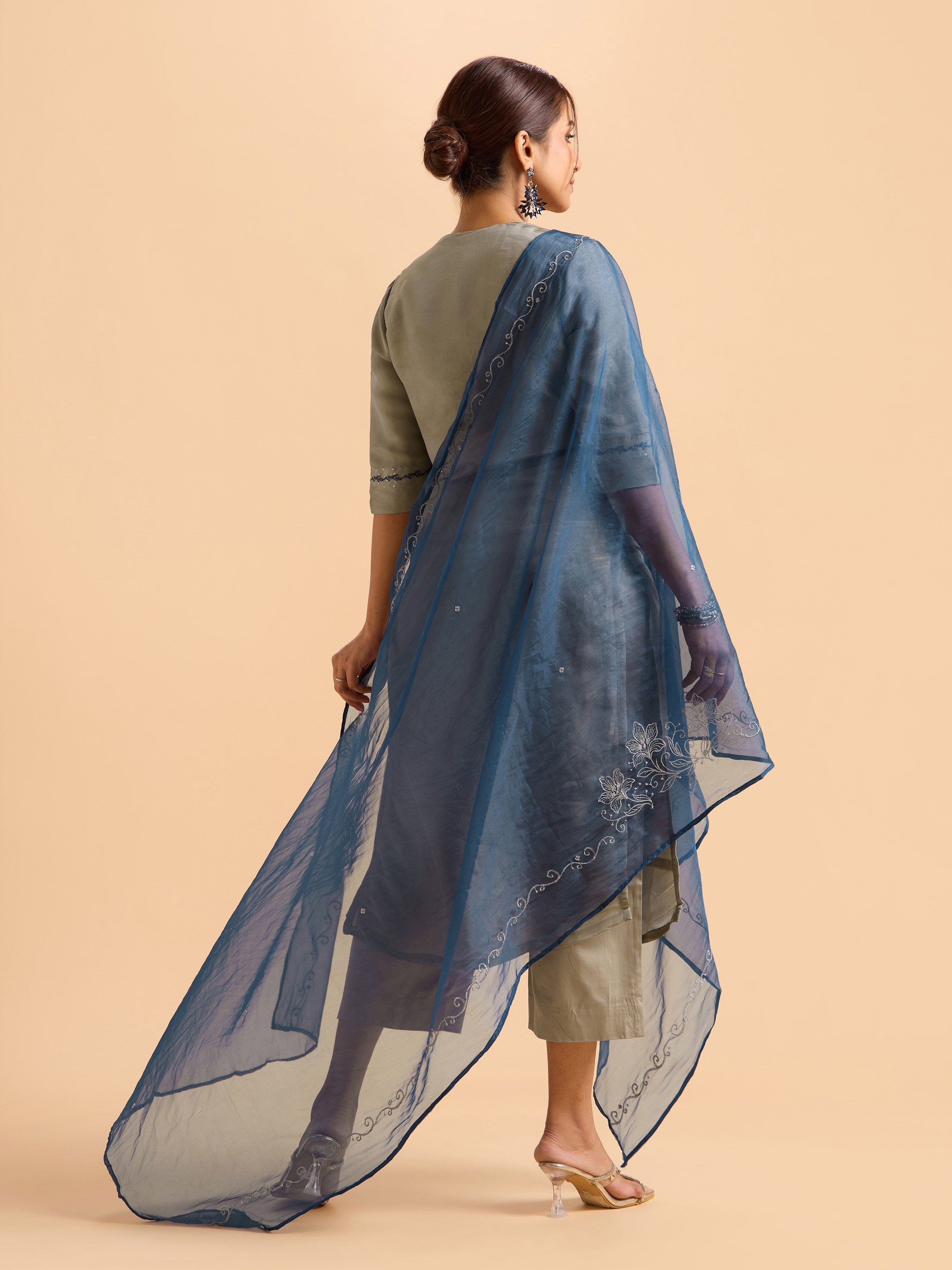 Light Grey Viscose Shimmer Plain Slitted Kurti Set With Embroidery And Sequins Work And Embroidery And Sequins Work Dupatta-T