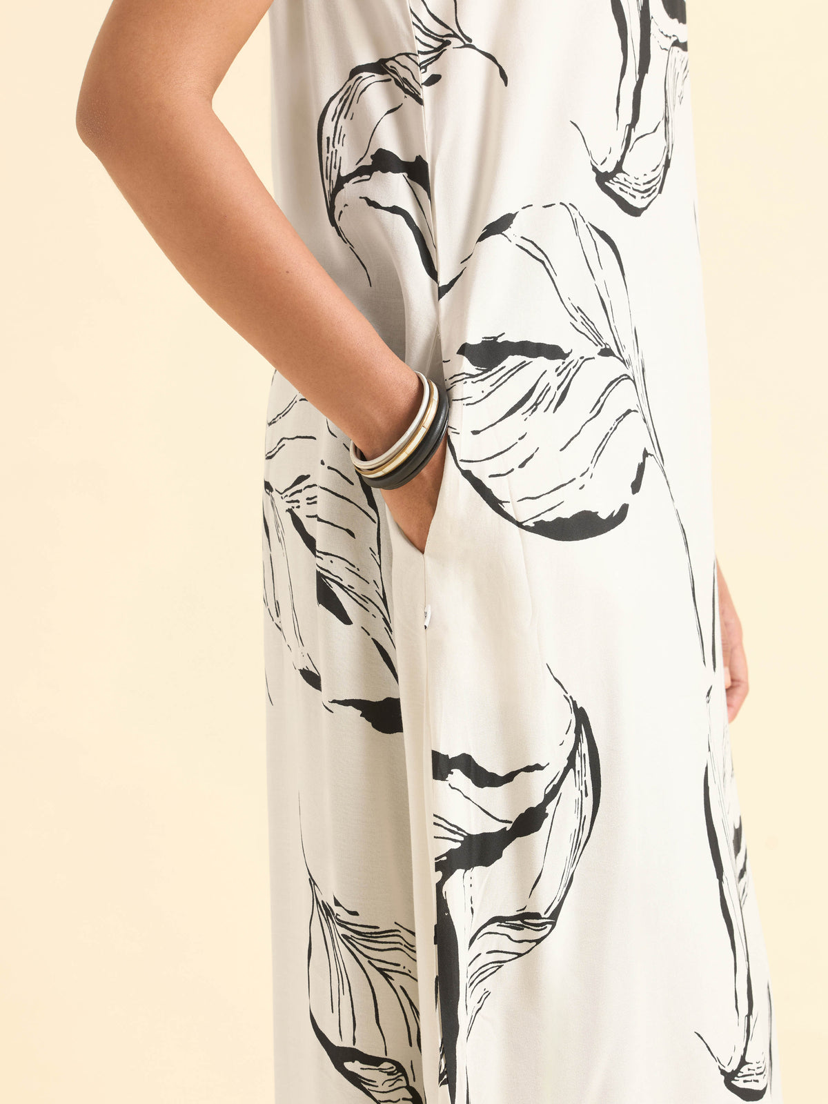 Off White Black Colour Viscose Printed Relaxed Fit Kurti