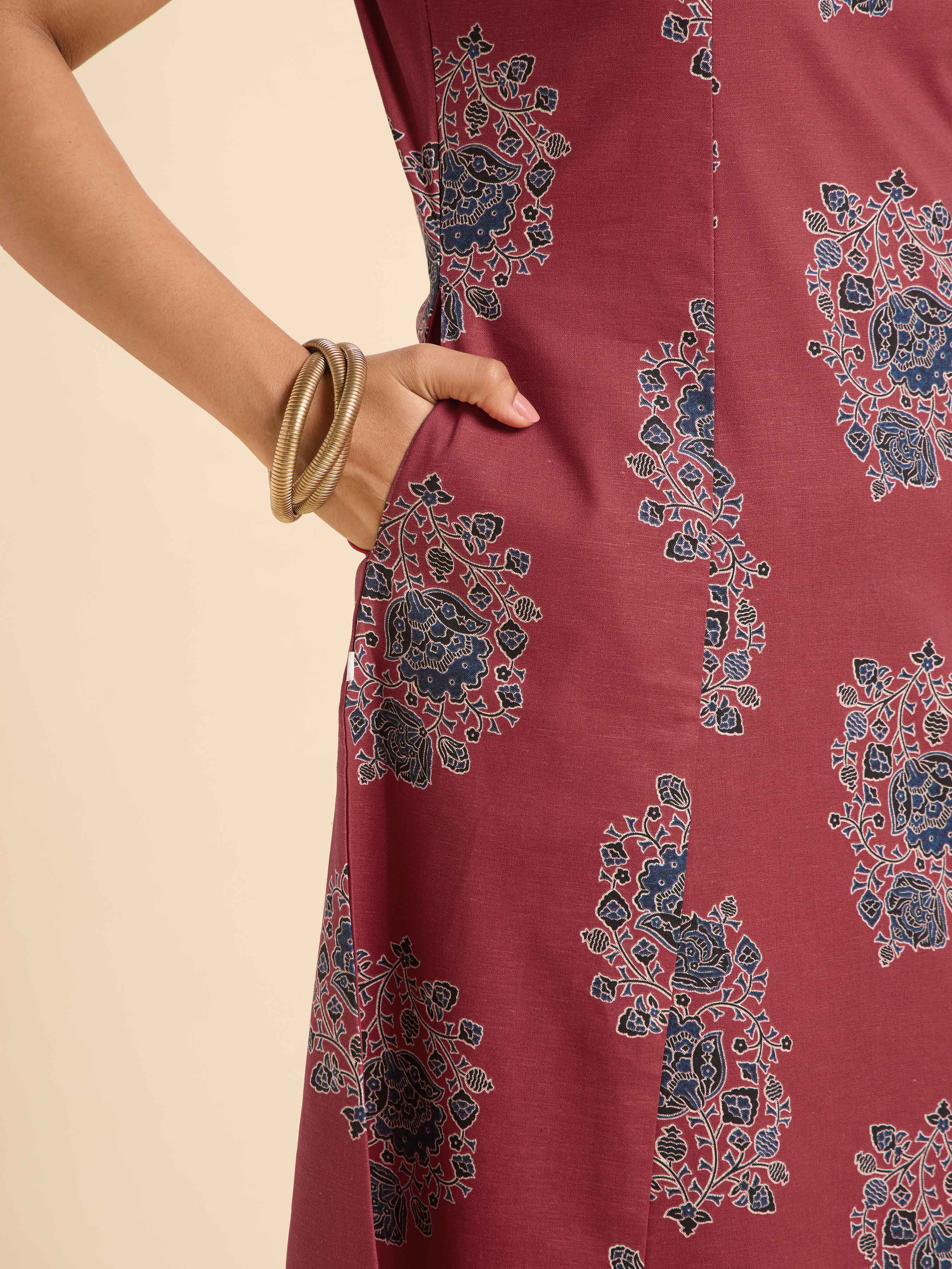 Red And Blue Cotton Flax Printed Flared Princess Cut Kurti Set