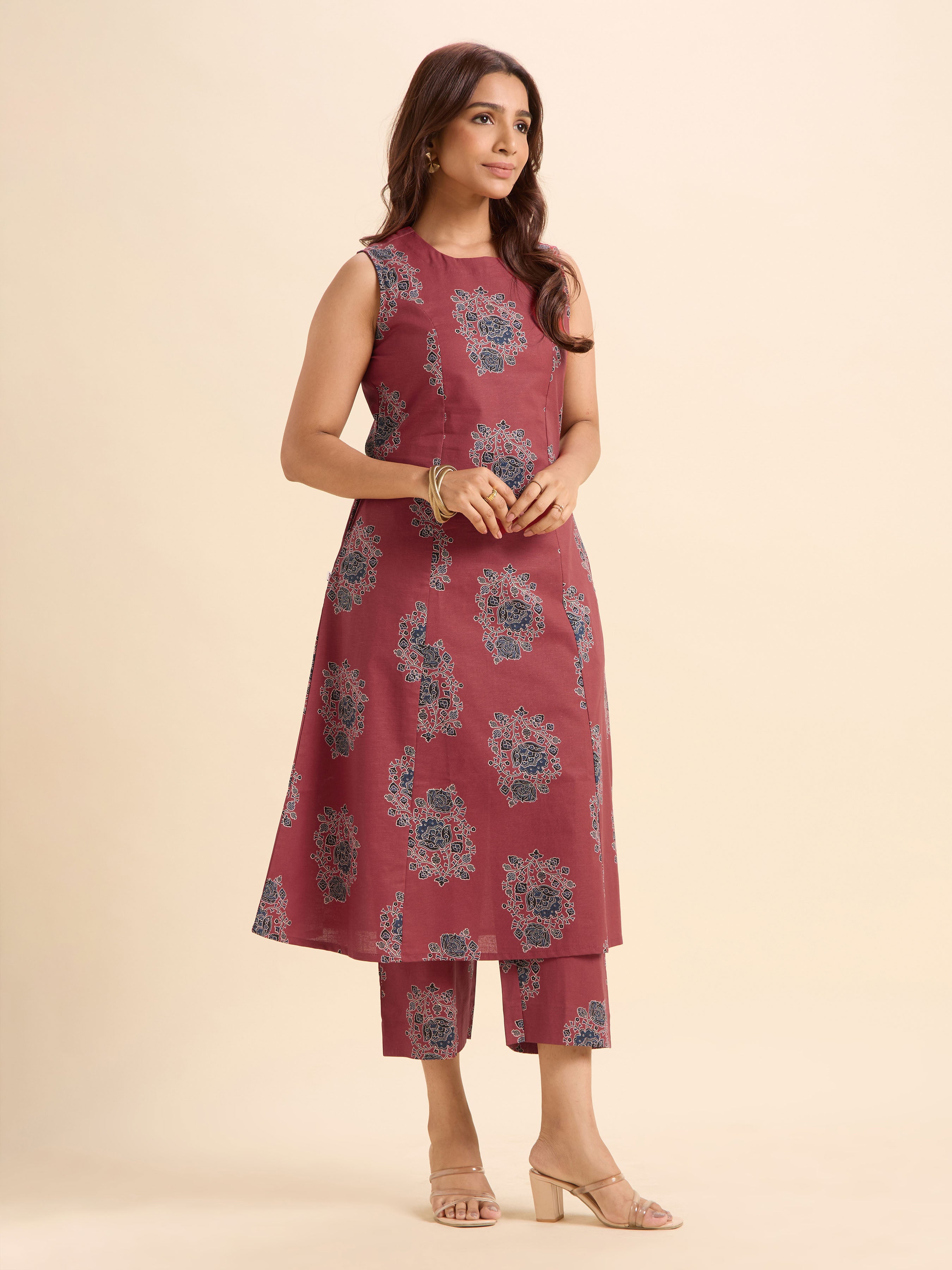 Red And Blue Cotton Flax Printed Flared Princess Cut Kurti Set