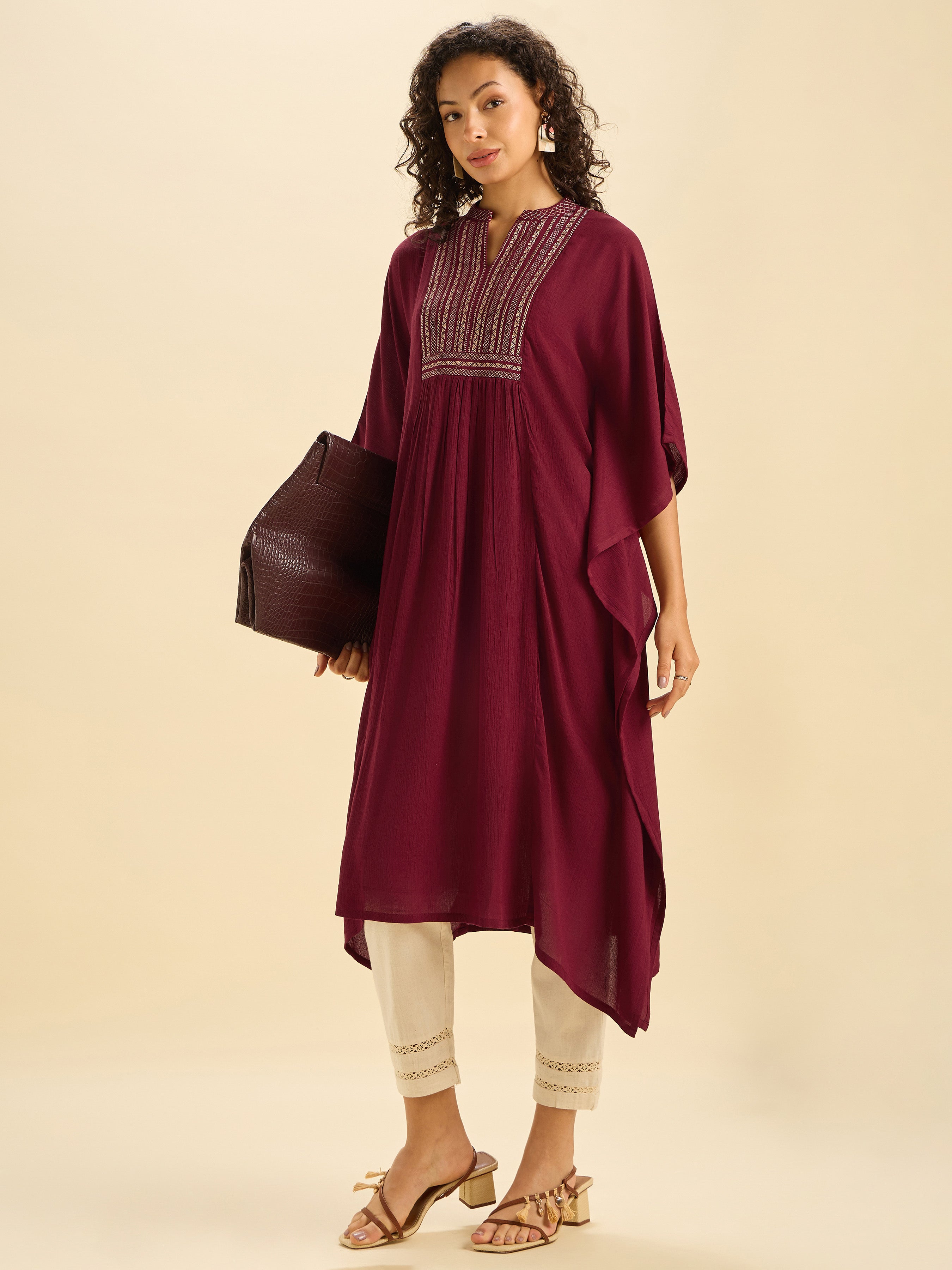 Meroon Wrinkle Viscose Plain Kaftan With Embroidery